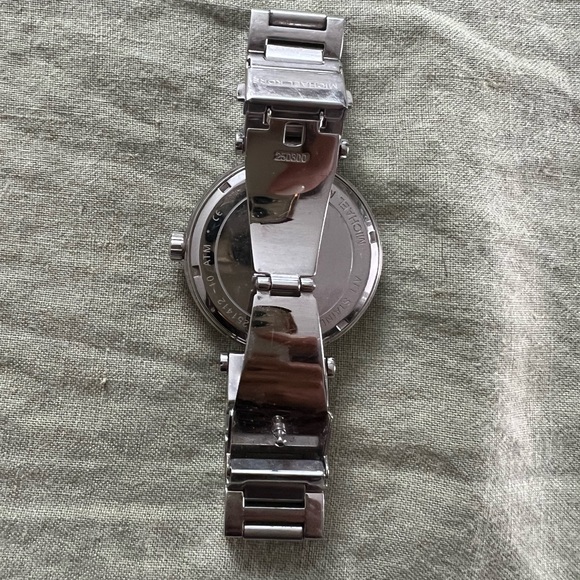 Michael Kors silver watch - Picture 10 of 13